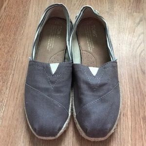 Toms Shoes